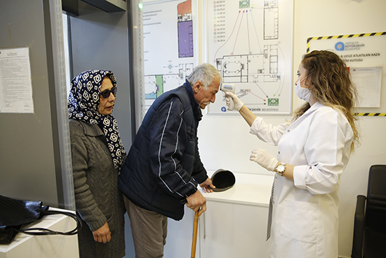 Büyükşehir hizmet binasında ateş ölçerli önlem 6 bfc75