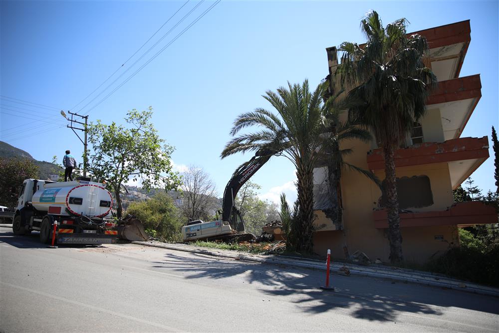 BİNALAR YIKILIYOR 3 7b036