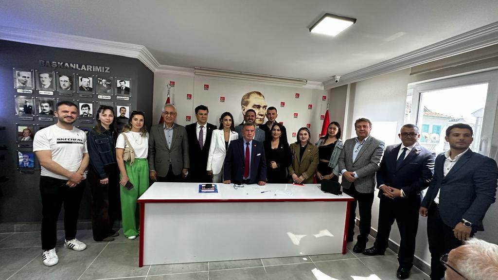 CHP GENÇLİK 2 6bb4b