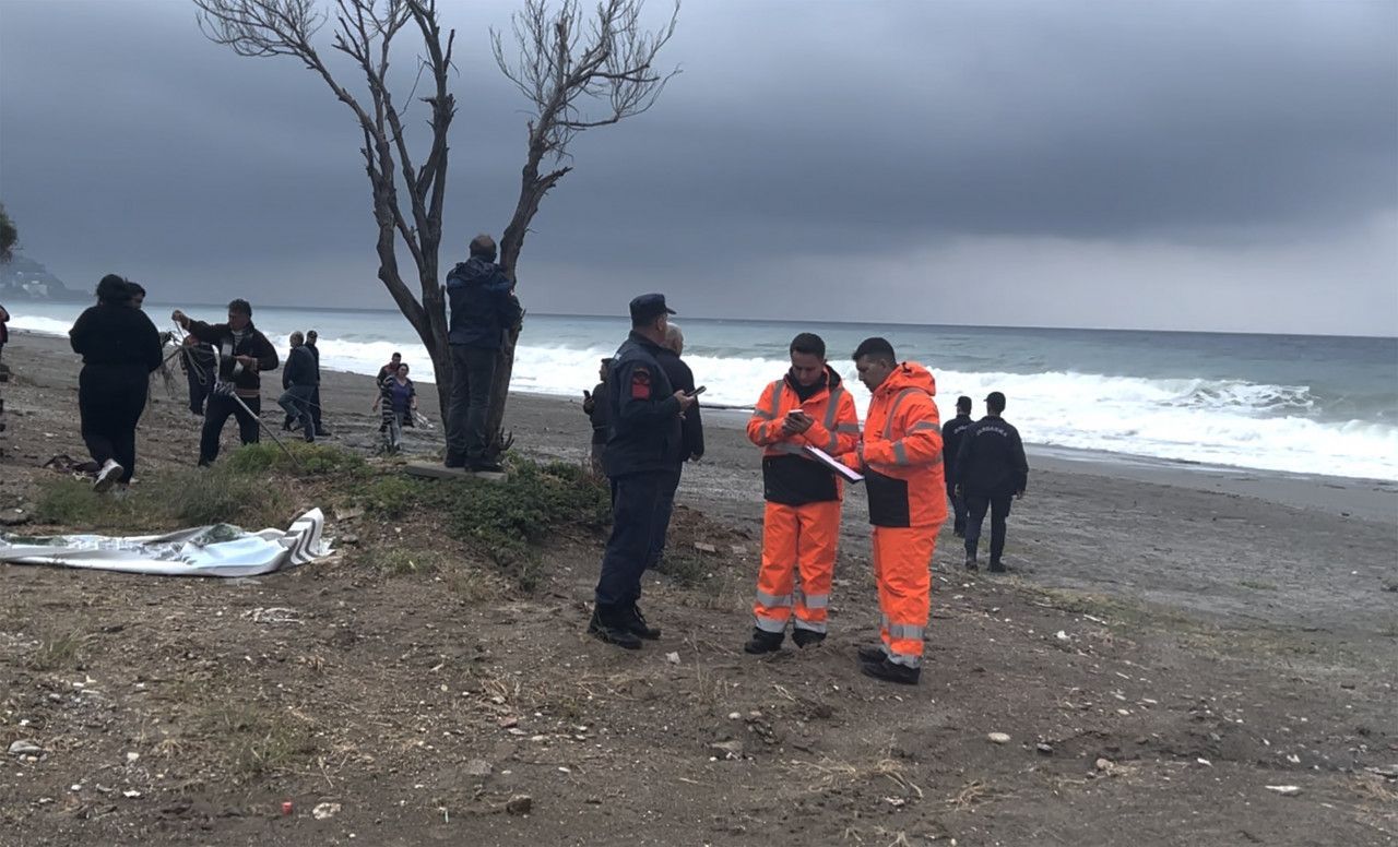 DALGADA ÖLDÜ 2 e9b3f