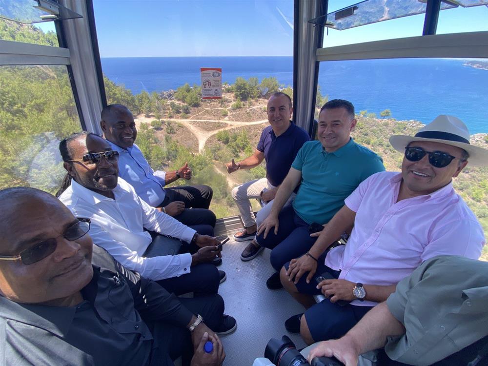 DOMİNİK BAŞBAKANI 5 b45b6