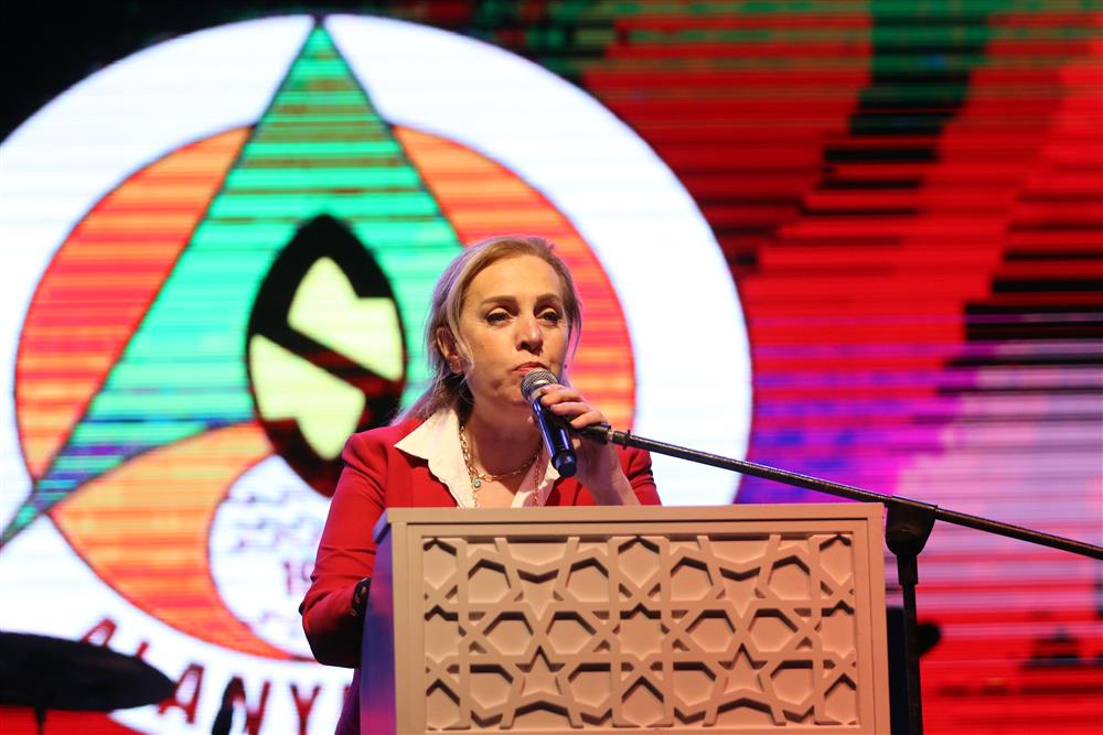 Demet AKALIN konseri 8 98f95