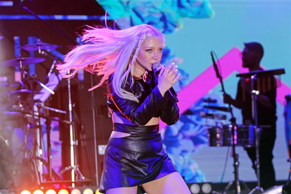 ECE SEÇKİN KONSERİ 2 37ba0