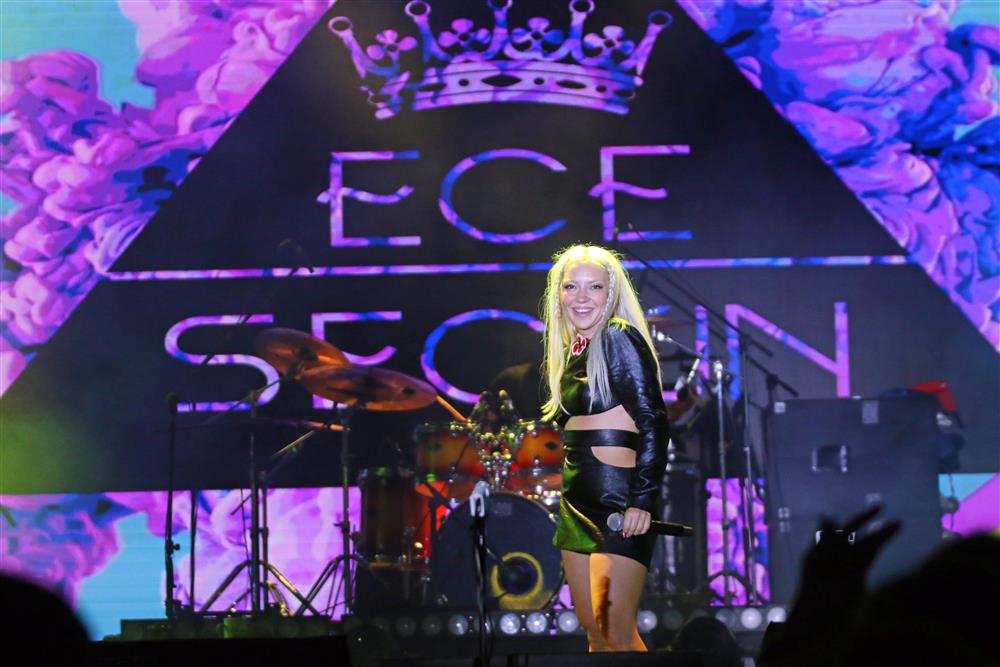 ECE SEÇKİN KONSERİ 6 daeca