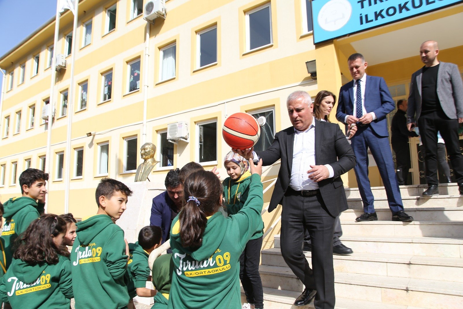 ERAY ERDEM OKULLARDA 3 5acb1