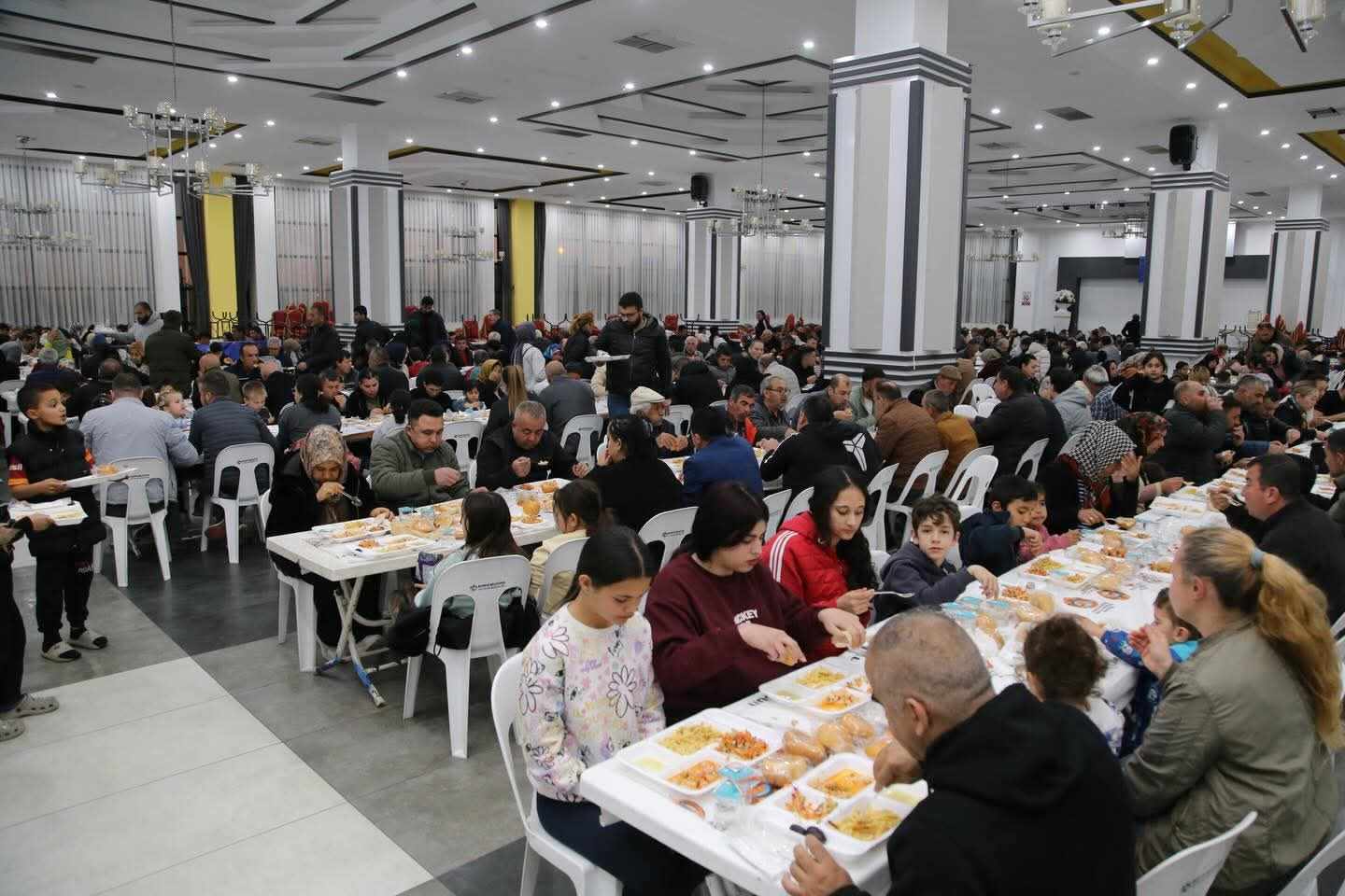 ERAY ERDEM İFTAR SOFRASI 3 645954800 772829178874344 3295158196262921051 n 59430