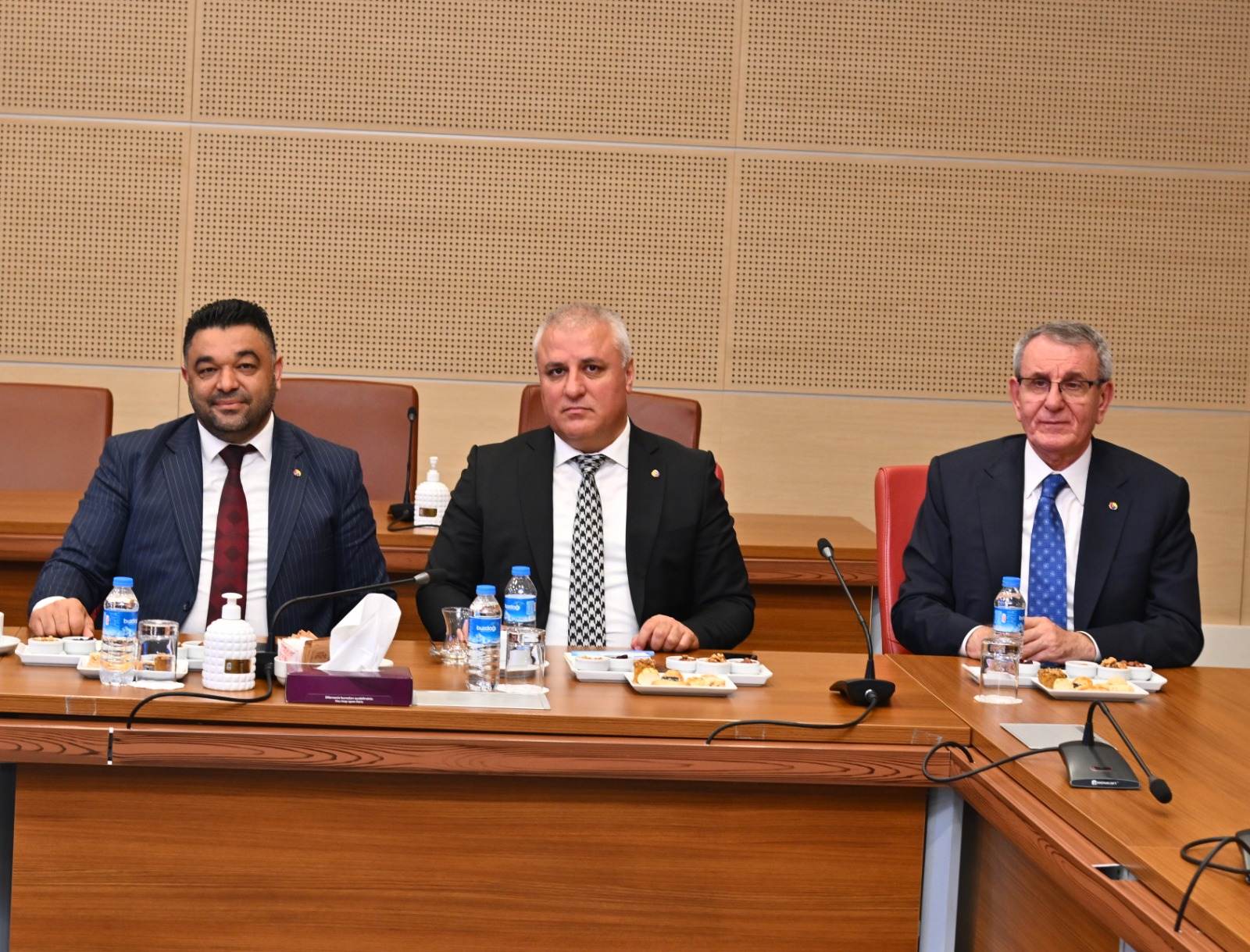 ERDEMDEN BİR İLK 1 942ac