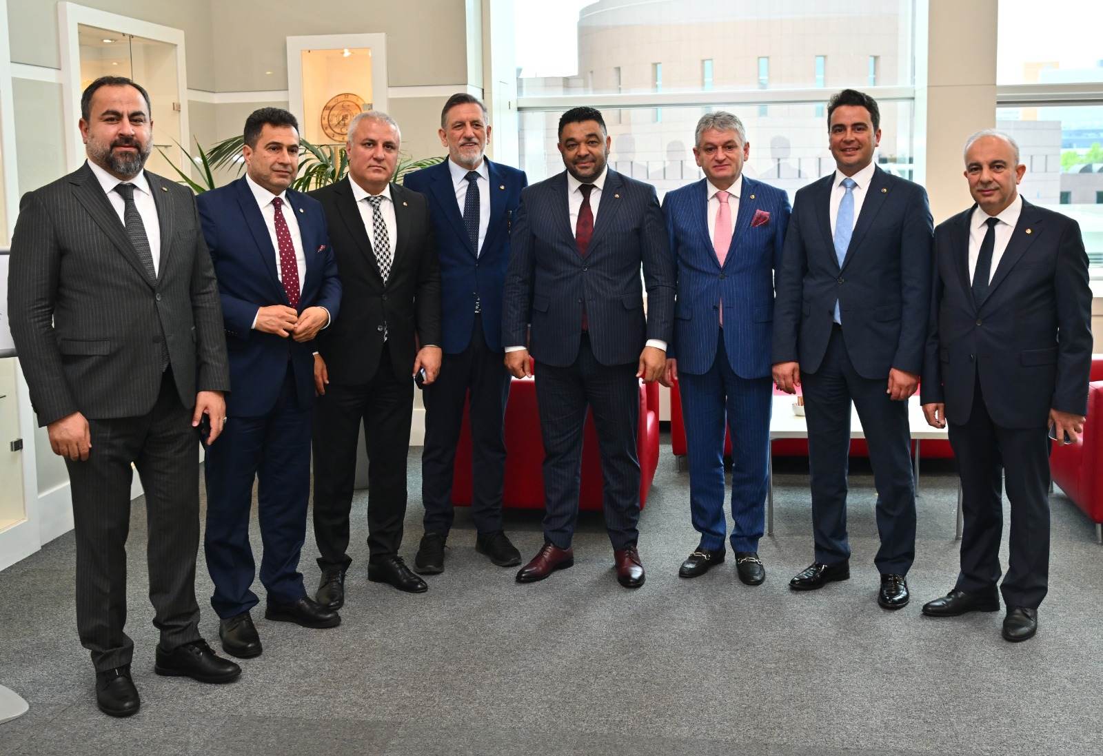 ERDEMDEN BİR İLK 2 bc0e0