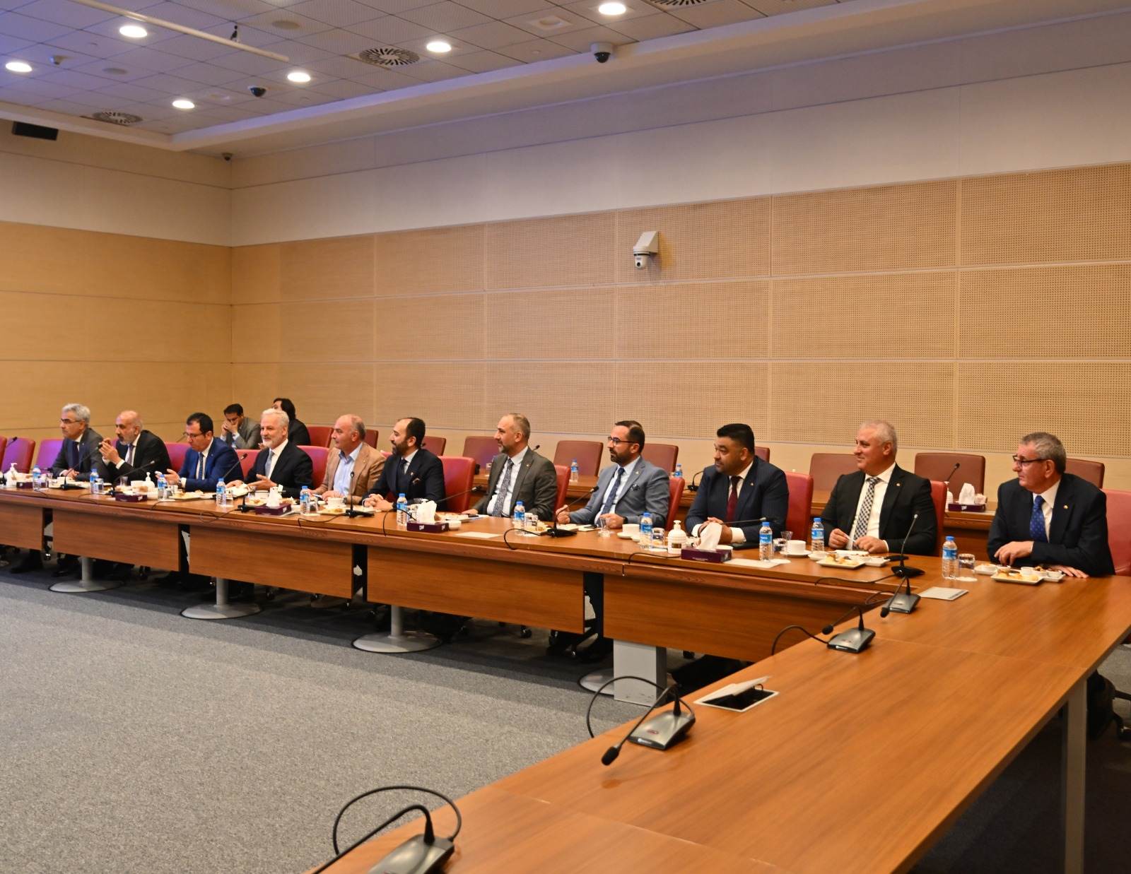 ERDEMDEN BİR İLK 3jpg 175b9