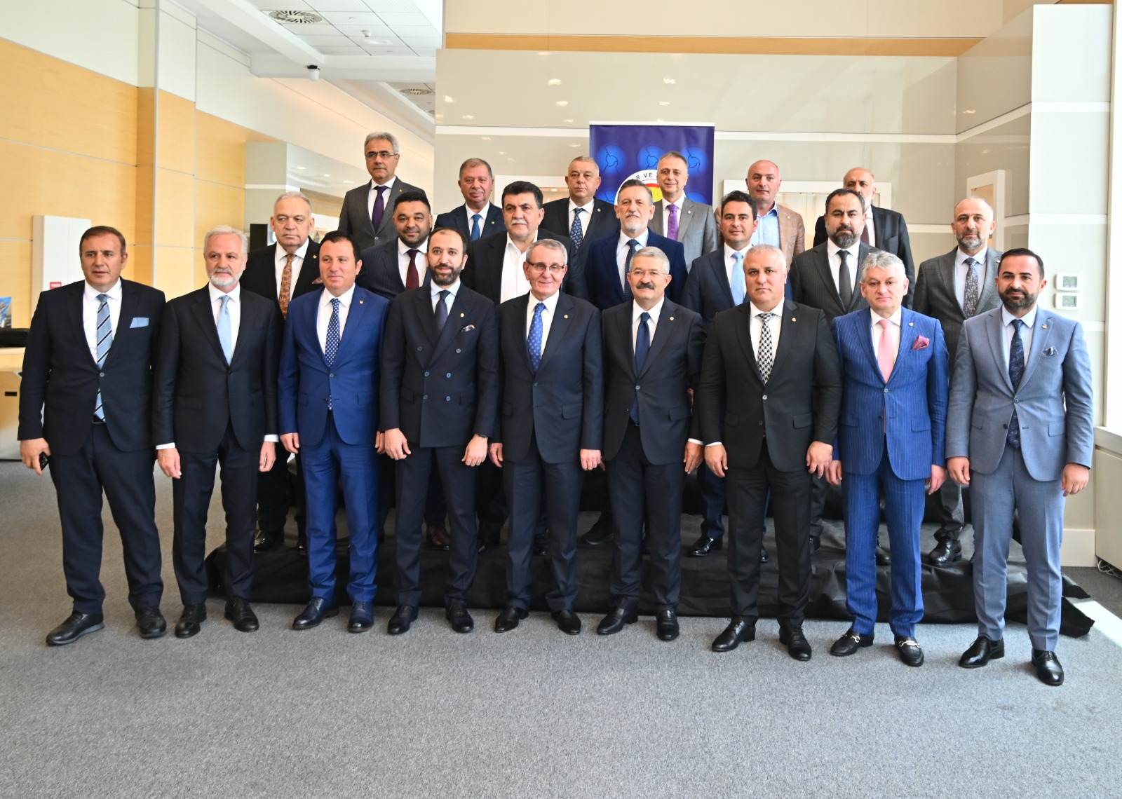 ERDEMDEN BİR İLK 4 b45e7