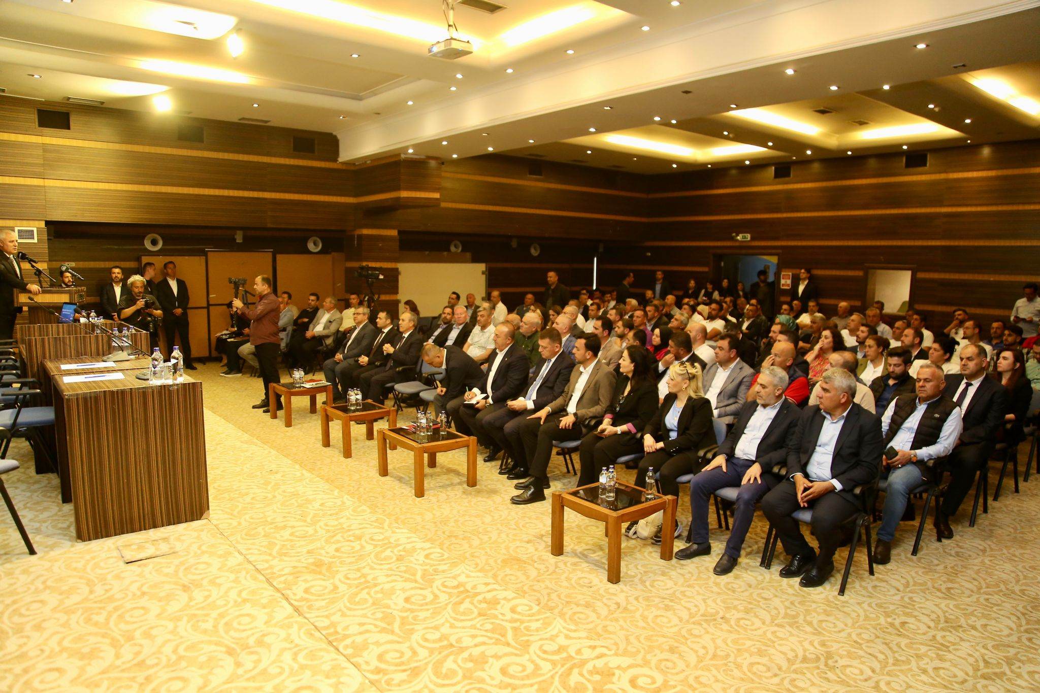 ERDEM DEN BAKANA 2 61444