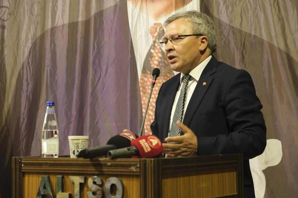 GELECEK ALANYA 2.KONGRE 3 a2dbc