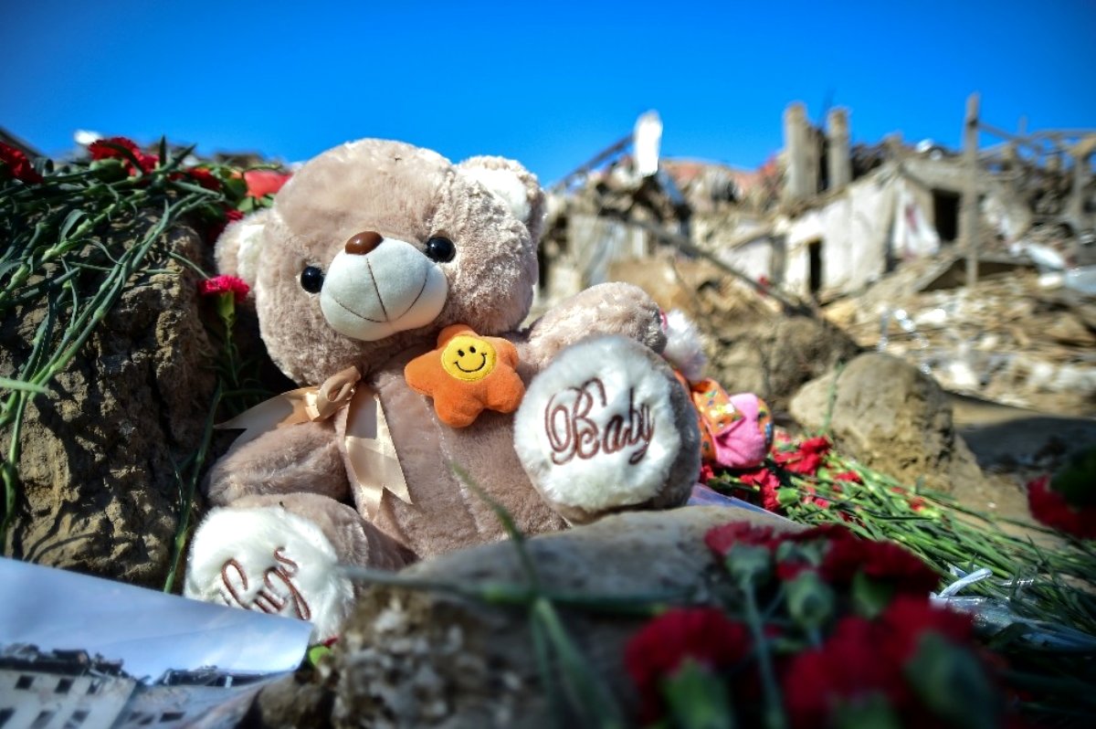 GENCE YE SALDIRI 6 gence deki saldirinin enkazi goruntulendi 13664078 amp 9d419