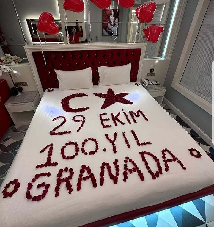 GRANADA ALBAYRAKLA SÜSLENDİ 6 5cb8f