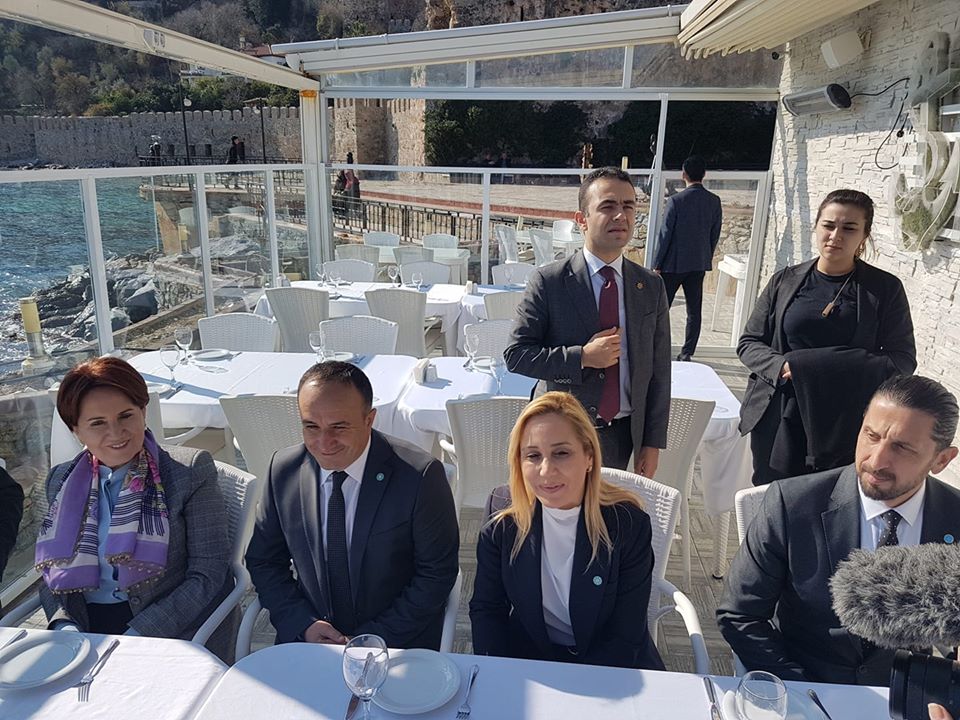 HACIMEVLÜT ZAVLAK AKŞENER İLE YEMEKDE83247042 10158191263934170 2376285424965386240 o 30413