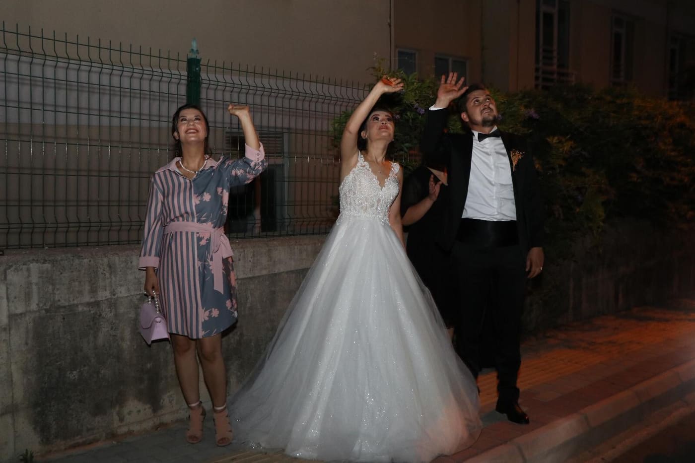 HASAN YİĞİT OĞLU VE GELİNİ 1 118786108 601892614027861 8997144330671339697 n 7283f