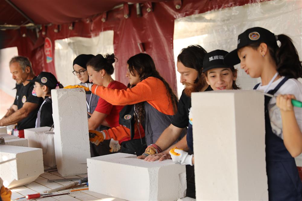 HEYKEL MANŞET 2 281052640556176192 d0112