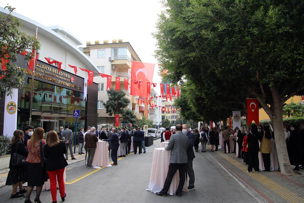 KADIN MERKEZİ TOPLNATI563152000505700224 e3ed5