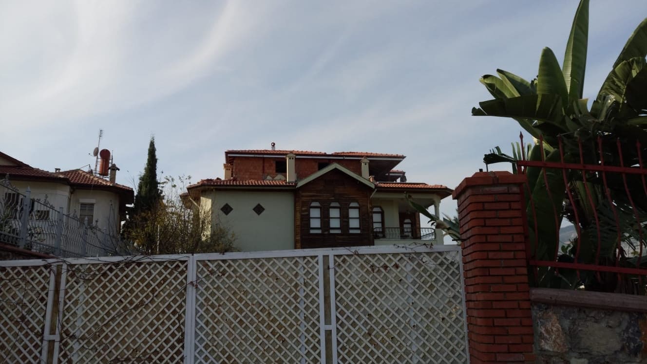 KAÇAK VİLLA 1 136100948 403608240948885 5566597657843070457 n 71942