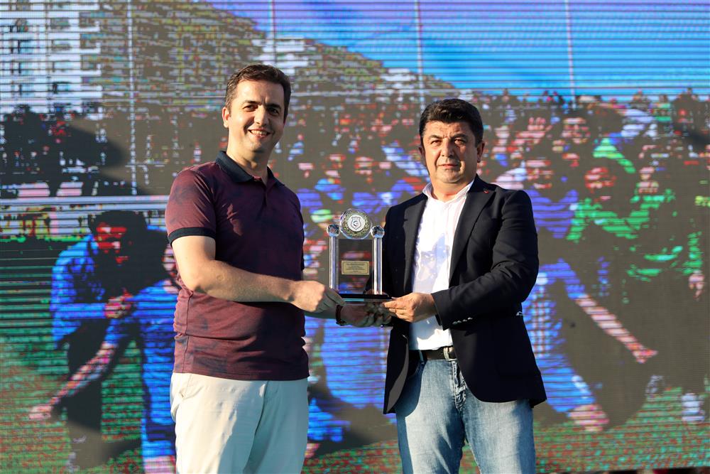 KESTELSPOR ŞAMPİYONLUK KUPASINI ALDI TUNAHAN BAŞKAN573807552994424576 cfb20