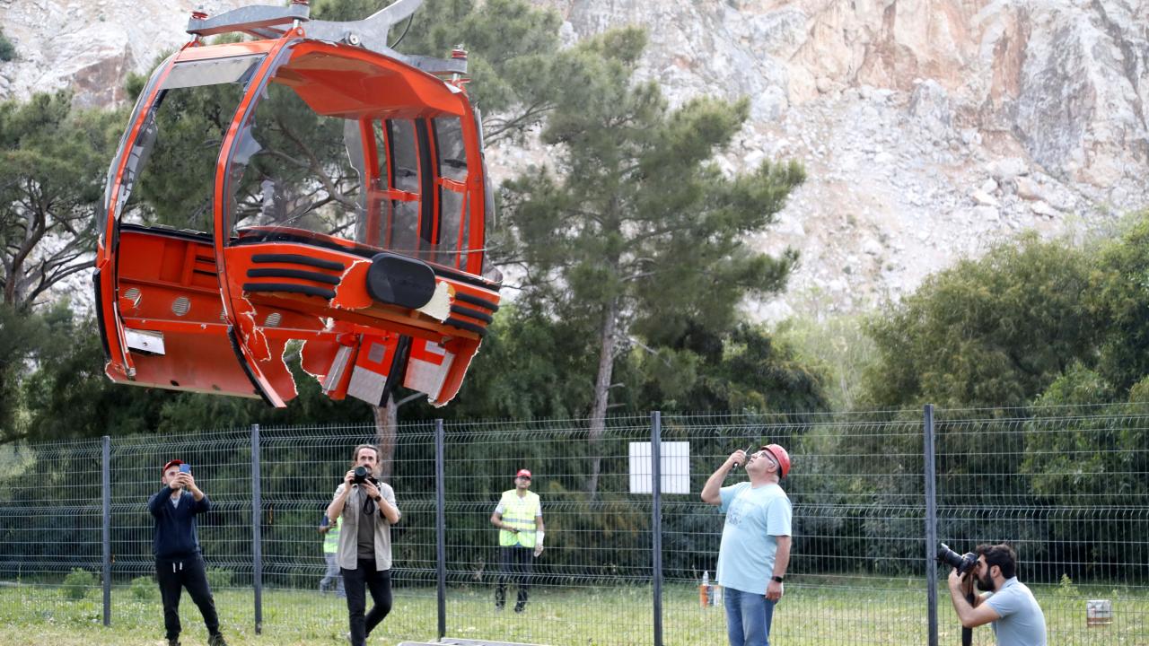 ANTALYA TÜNEKTEPE TELEFERİK KABİNLERİ YERE İNDİRİLDİ...