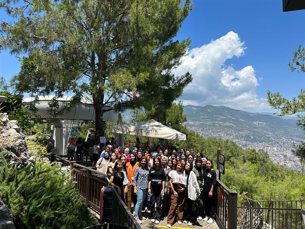 KIZLARIMIZLA 3 c9086