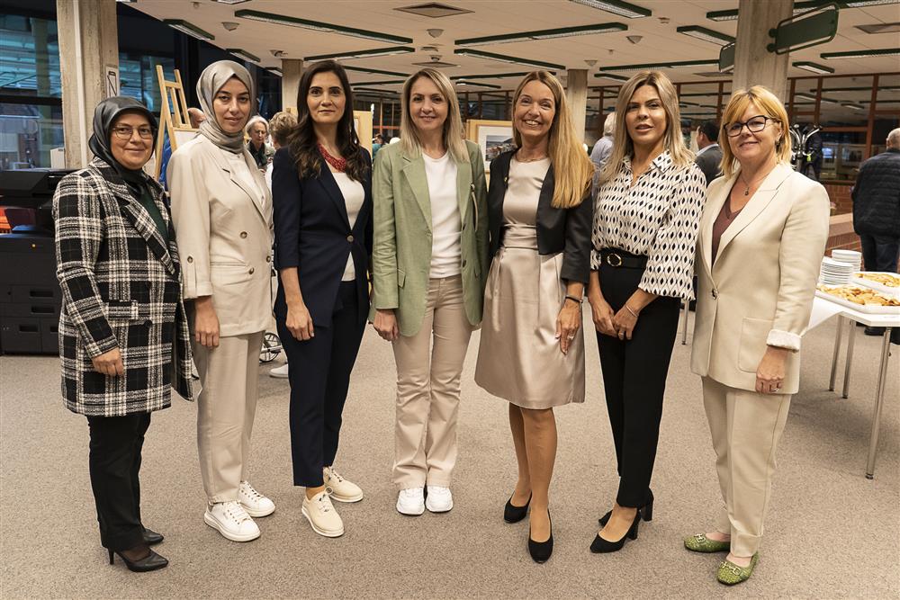 KONUK OLDULAR 4 10a66