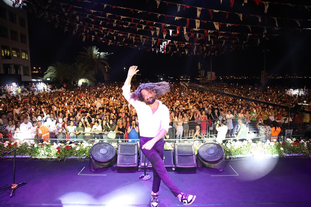 KORAY AVCI KONSERİ 4 e0d49