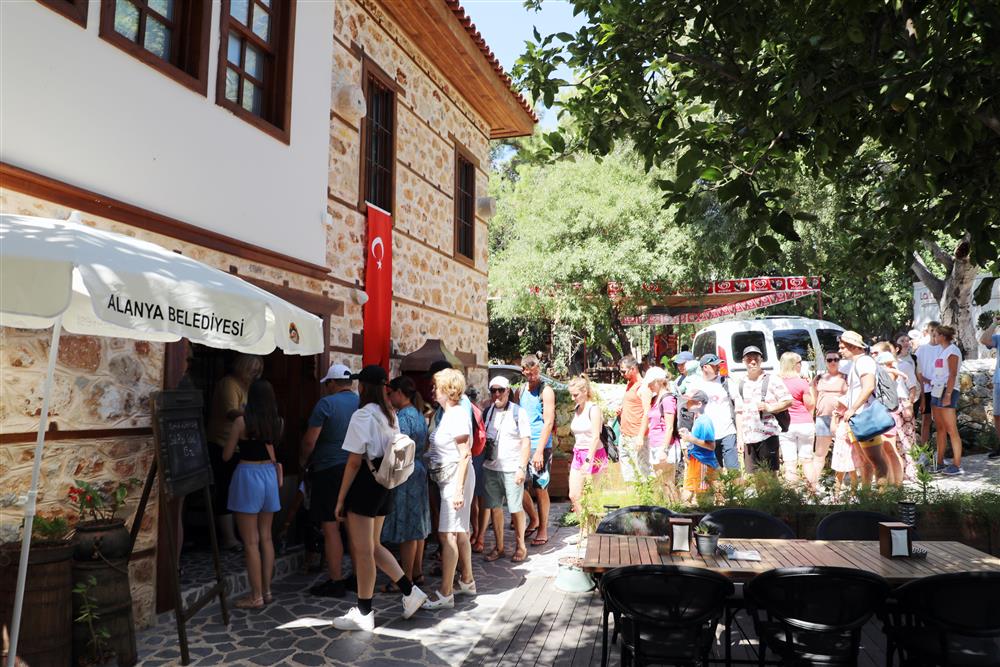 KÜLTÜR EVİ 2 1055b