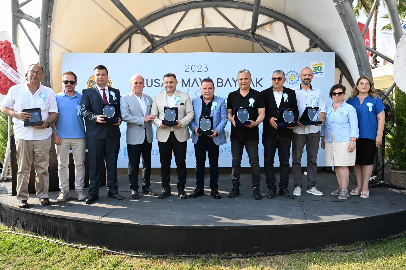 MAVİ BAYRAK VE BÖCEK 5 8bb8c