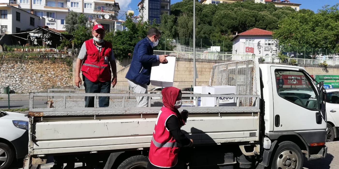 MÜSİADDAN KIZILAYA ERZAK 2 96536333 313968009592567 1862779388458696704 n 20a5a