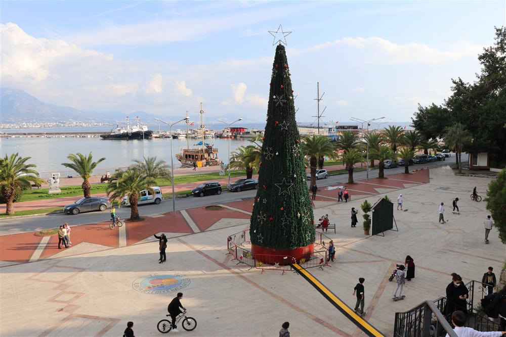 NOEL AĞACI 4 760859072959759232 d1a23