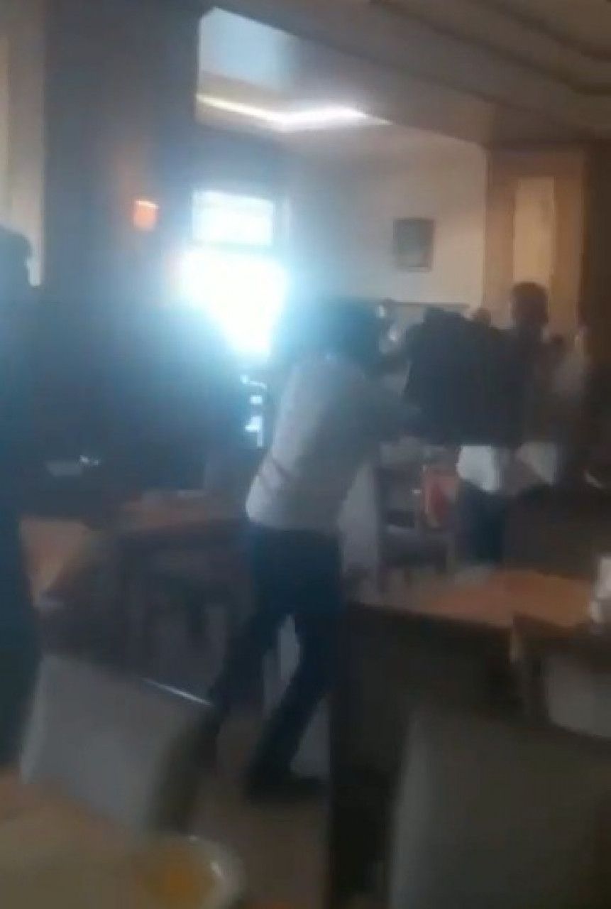 OTELCİ VE MÜŞTERİ KAVGASI 2 f4c13