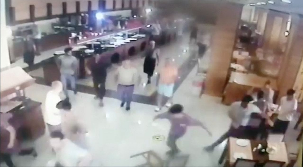 OTELCİ VE MÜŞTERİ KAVGASI 6 8b4d6