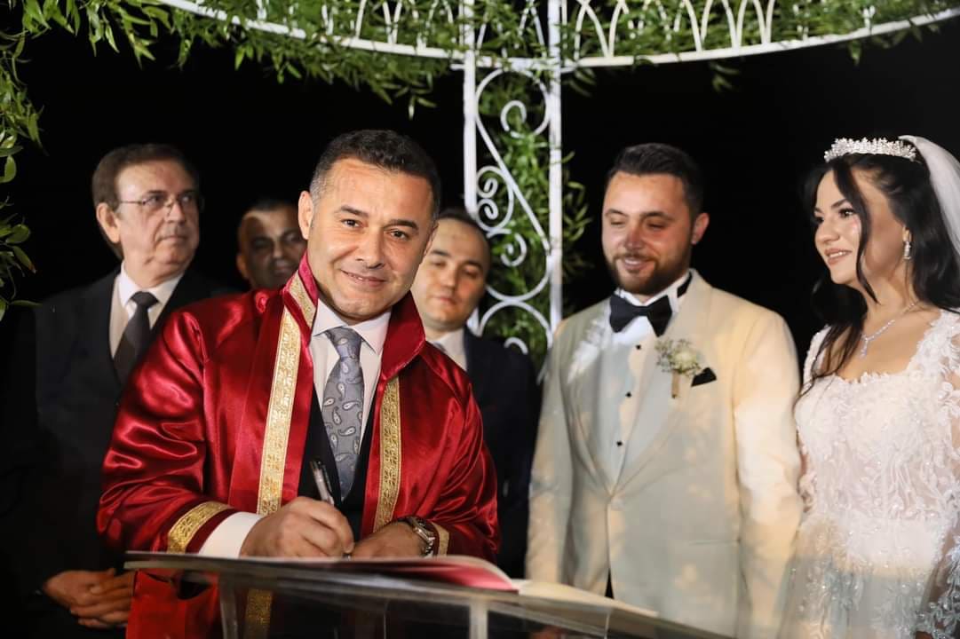 RIDVAN VE PINAR YÜCEL ÇİFTİ 4 BAŞKAN NİKAHI KIYDI 8a2c1