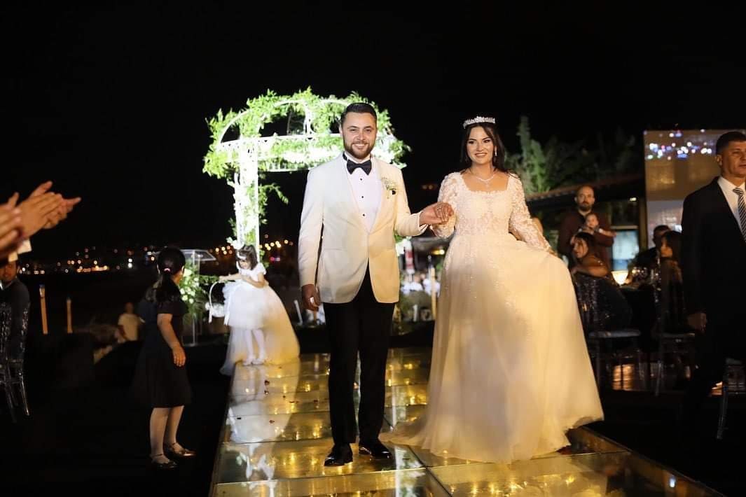 RIDVAN VE PINAR YÜCEL ÇİFTİ 8 jpg bb312