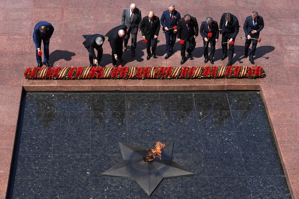 RUSYA ZAFERİ MEÇHUL AŞKER ANITI AGv3TFxD4UqGW Mw4wYn4Q a27f7