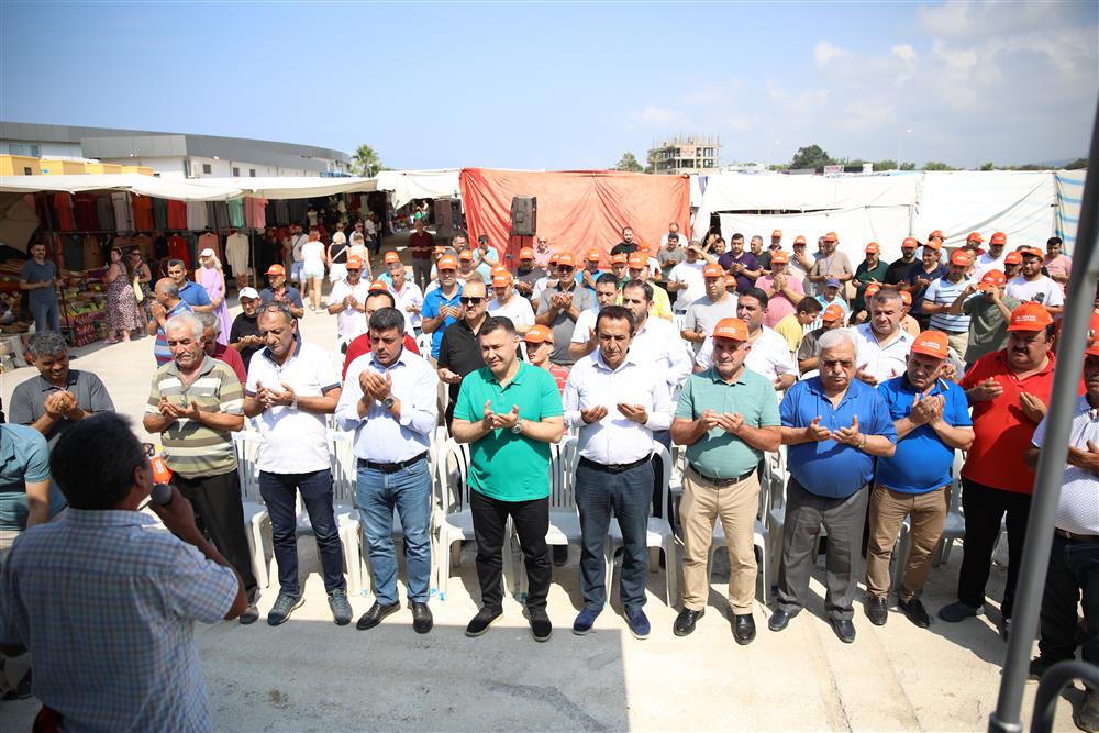 TÜRKLER PAZARI AÇILDI2 e5704