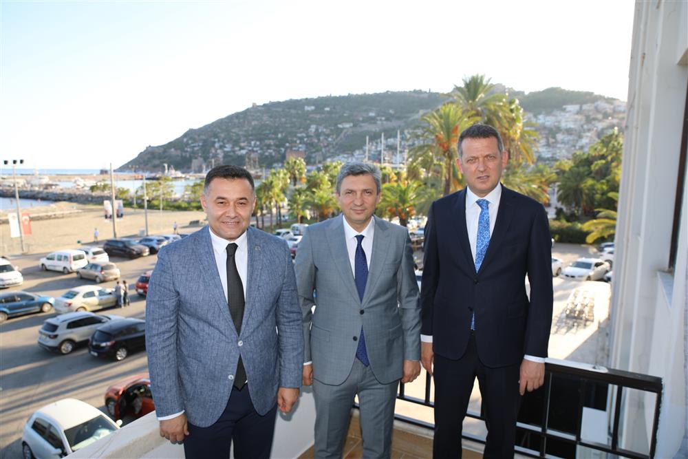 VALİ VE YÜCEL 3 3d902