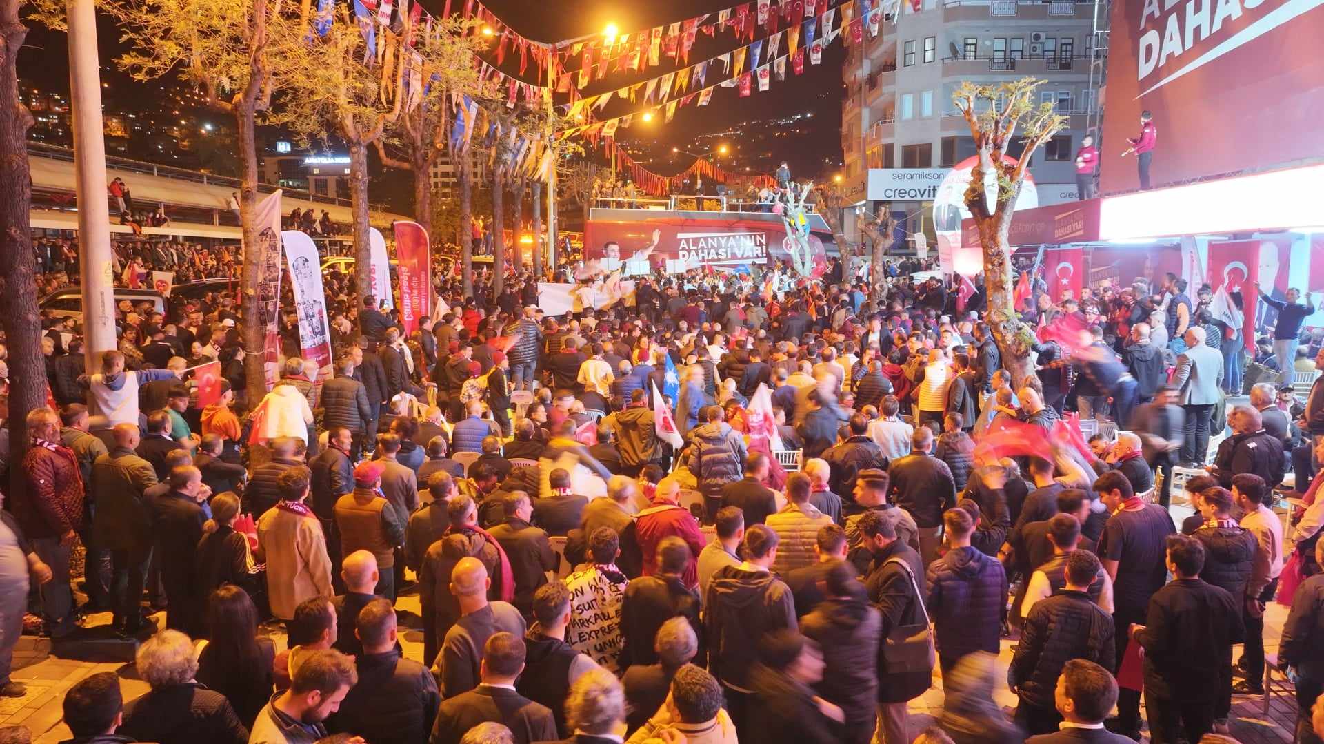 YÜCELDEN AKŞAM MİTİNGİ 1 ecf18