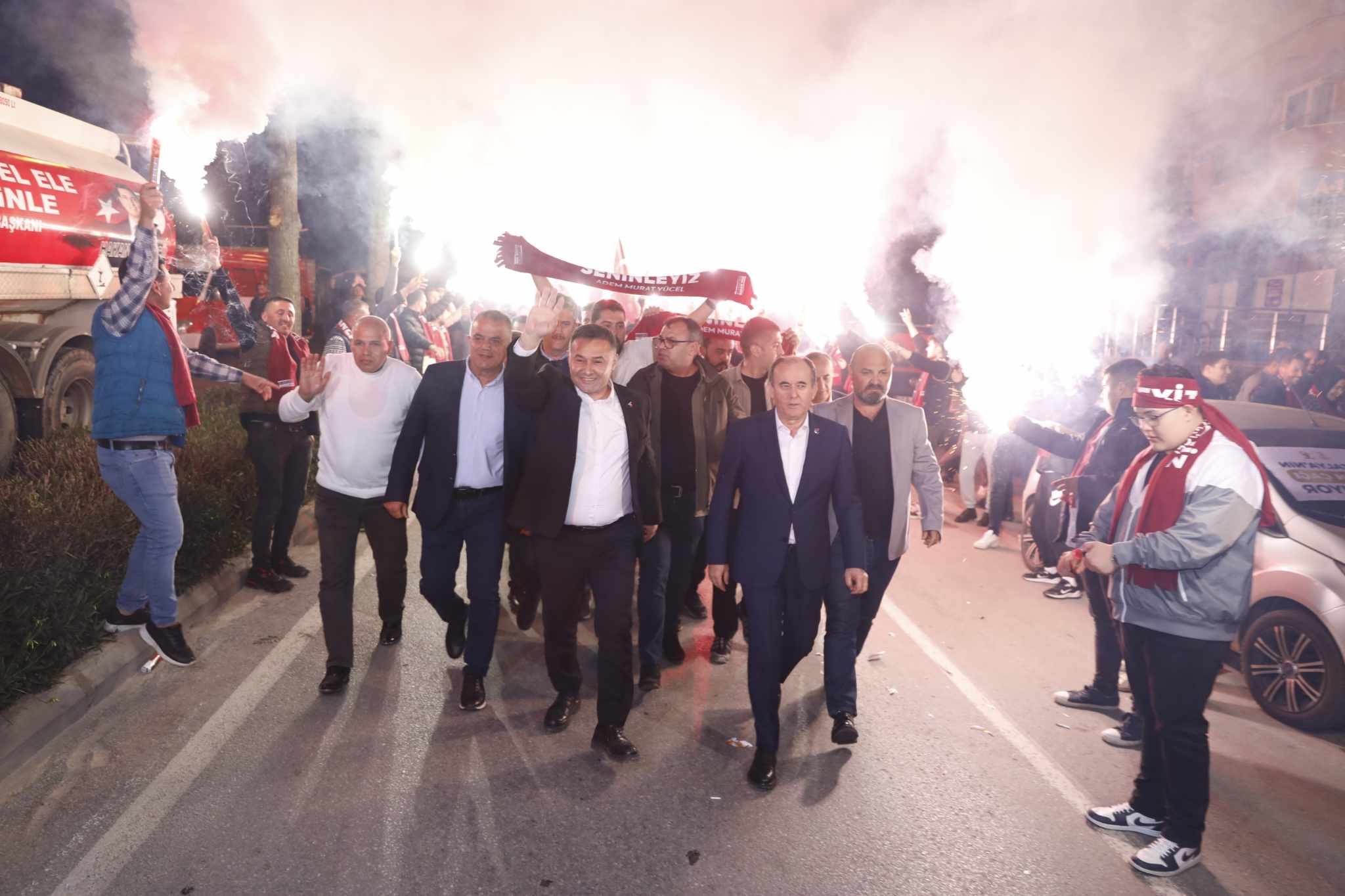 YÜCELDEN AKŞAM MİTİNGİ 3 3c5f9