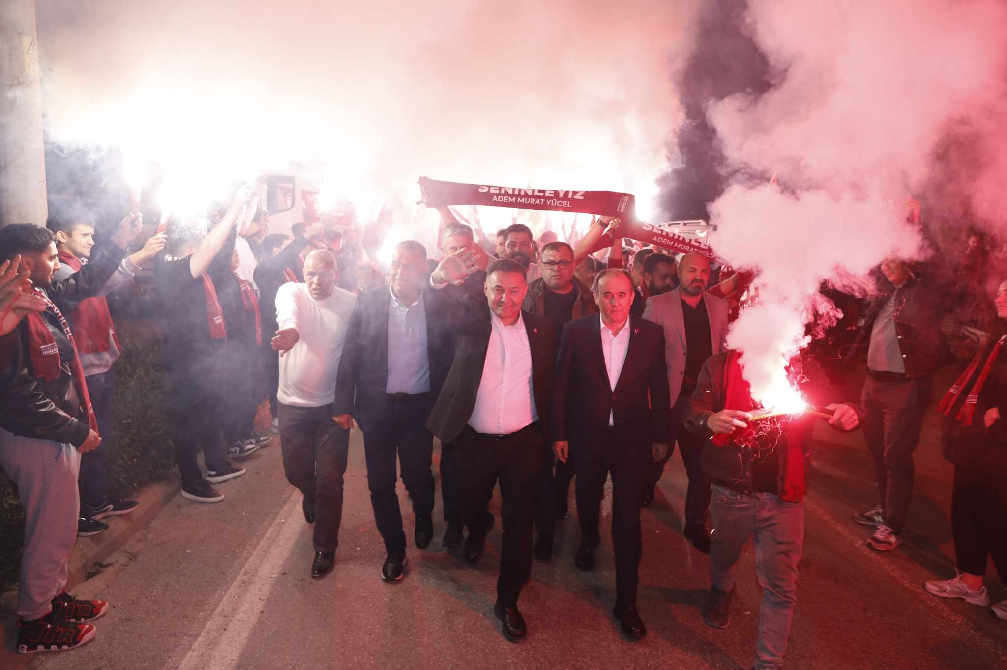 YÜCELDEN AKŞAM MİTİNGİ 4 c57ae