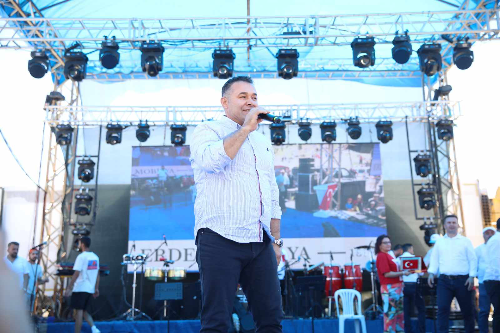 YÜCELE SEVGİ SELİ 10 BAŞKAN YÜCEL 589fa