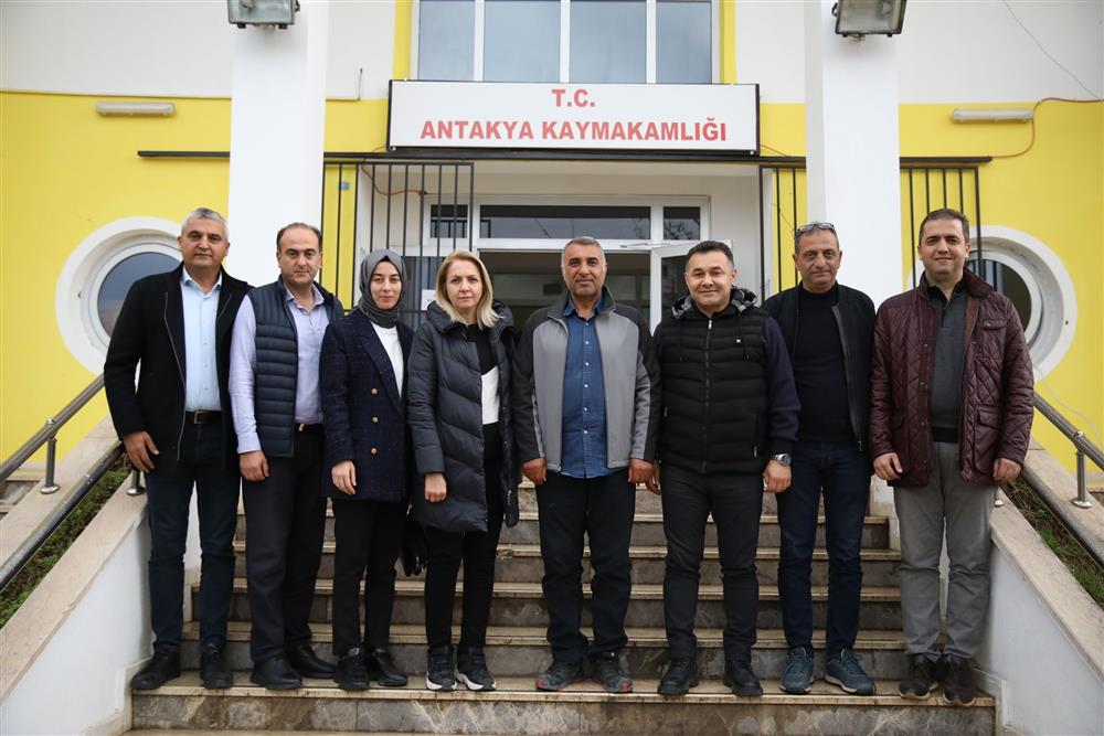 YÜCEL DEPREM BÖLGESİNDE 10 2ESKİ KAYMAKAMjpg 8cf01