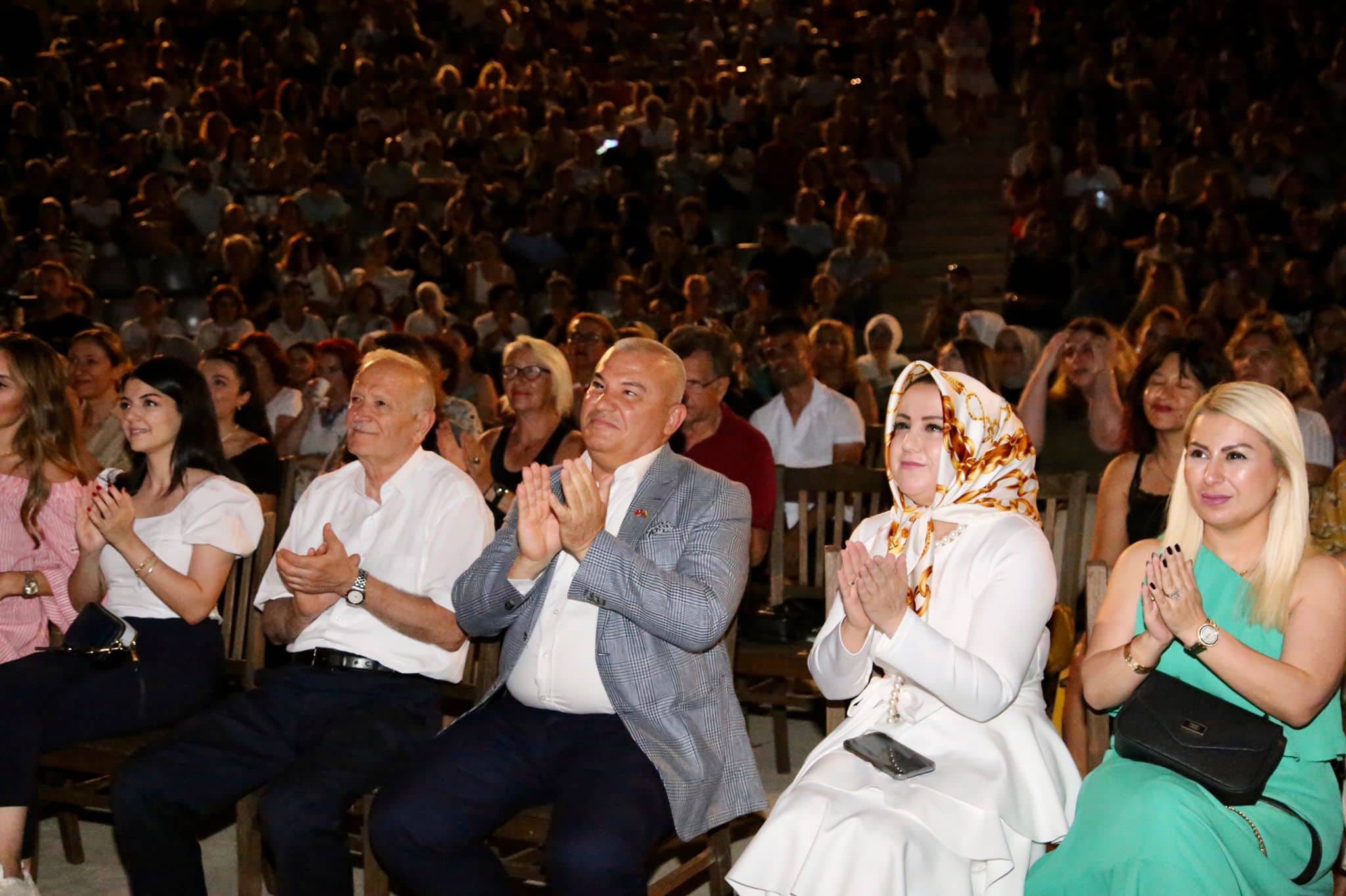 ZUHAL OLCAY KONSERİ 4 97efa