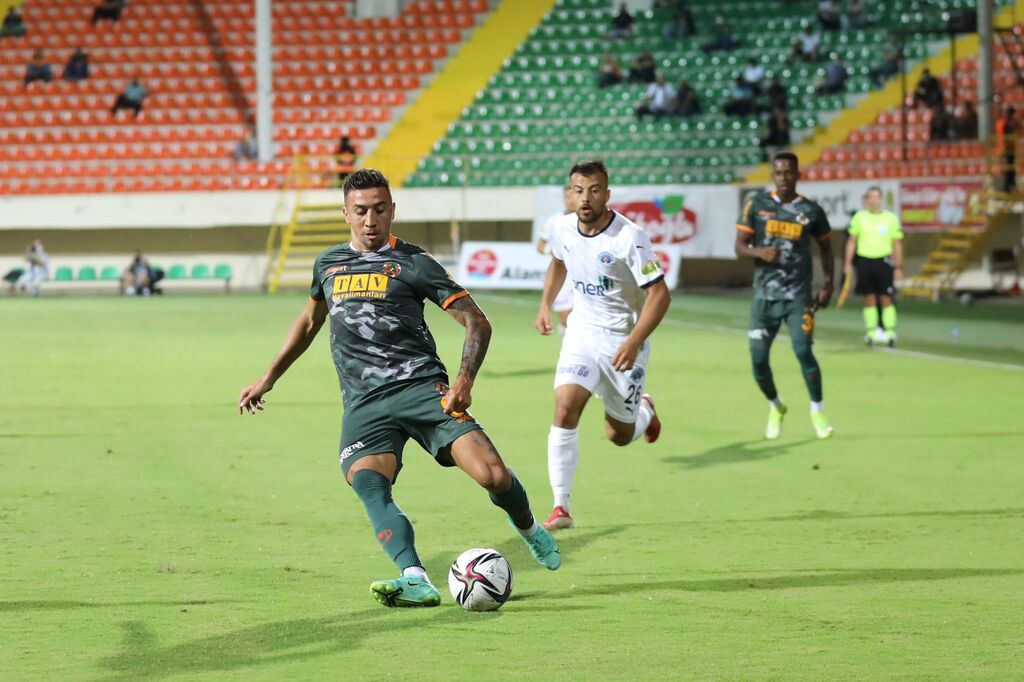 alanyaspor 2 0 4 d3dde