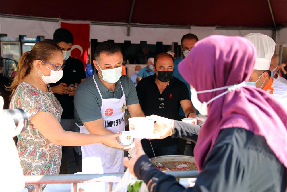 aşure dağıttı 4 59288