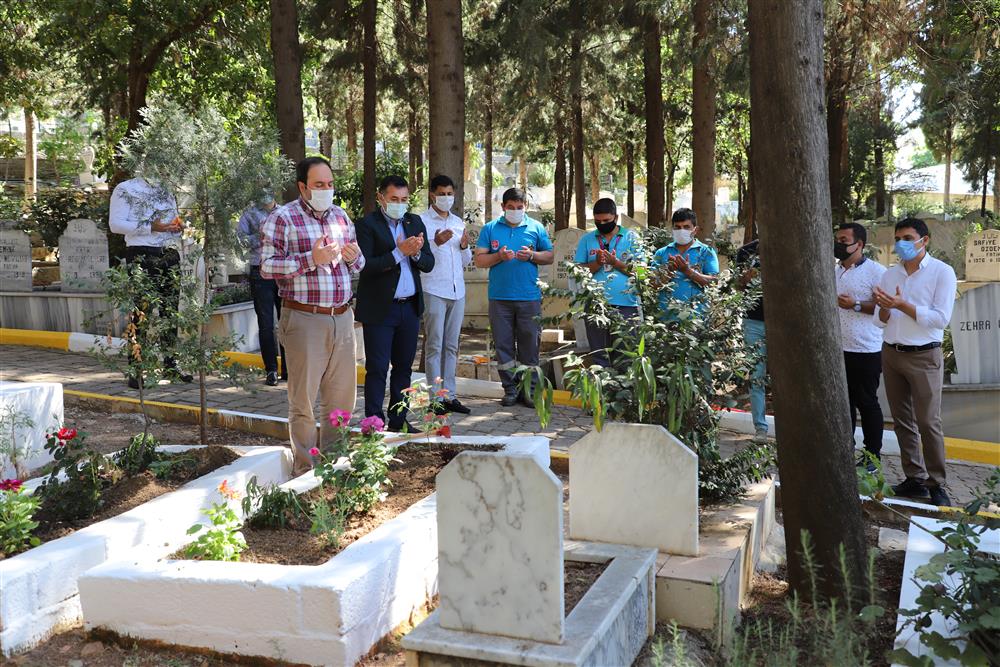 başkan adem şehitlikte 5 b63e2