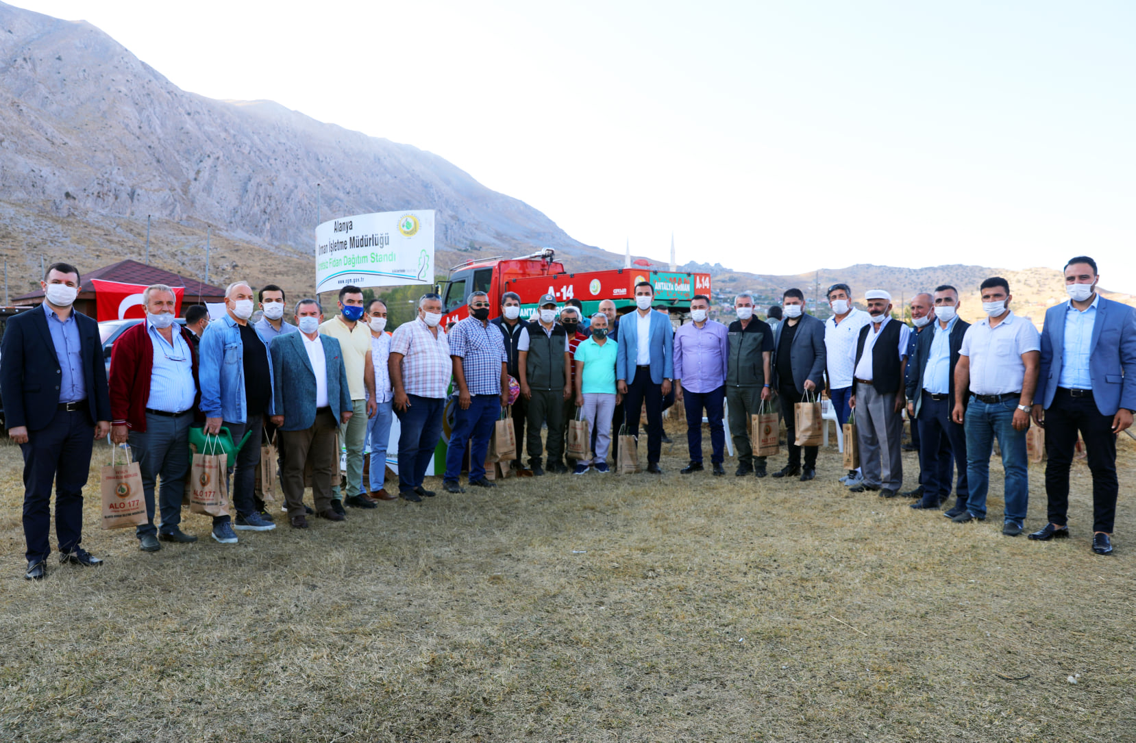 başkan ağaç dikiyor 2 121571733 4905570899518132 7567547754330129863 o c3f70