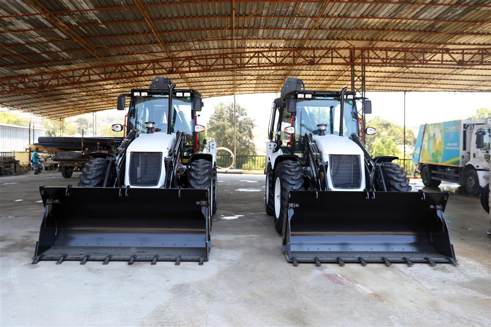 başkan ve iki kepçe 2 aa015